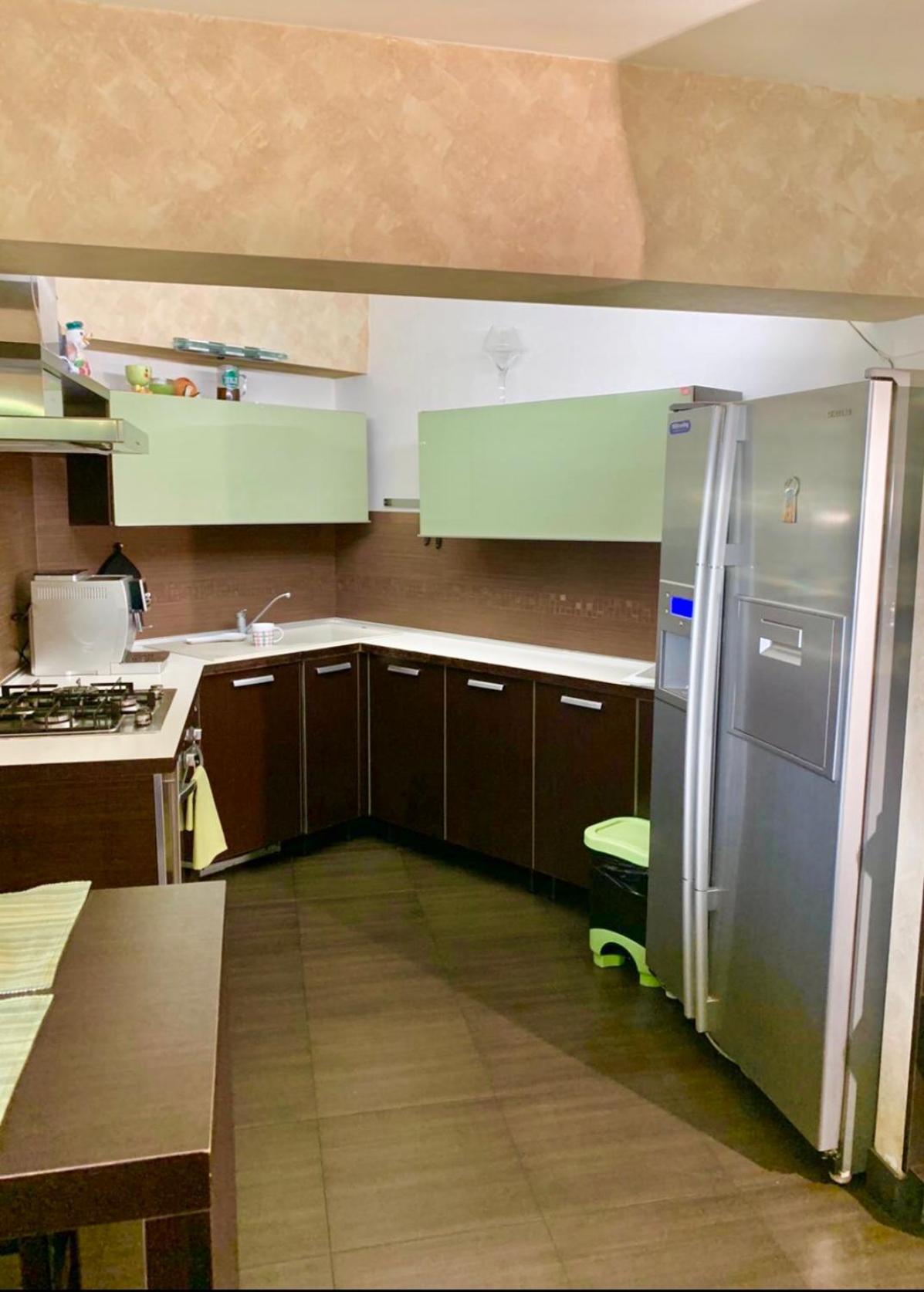 Central Apartment 4 Rooms Брашов Екстер'єр фото