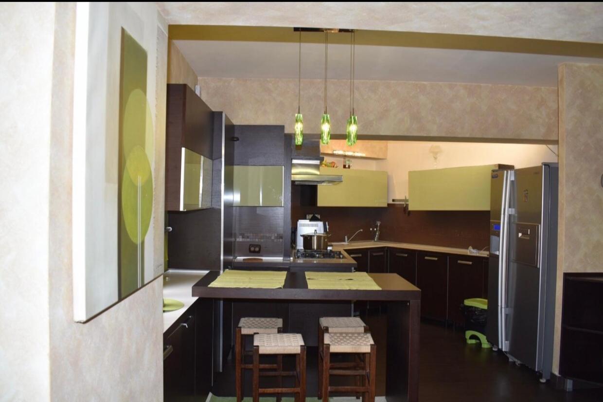 Central Apartment 4 Rooms Брашов Екстер'єр фото