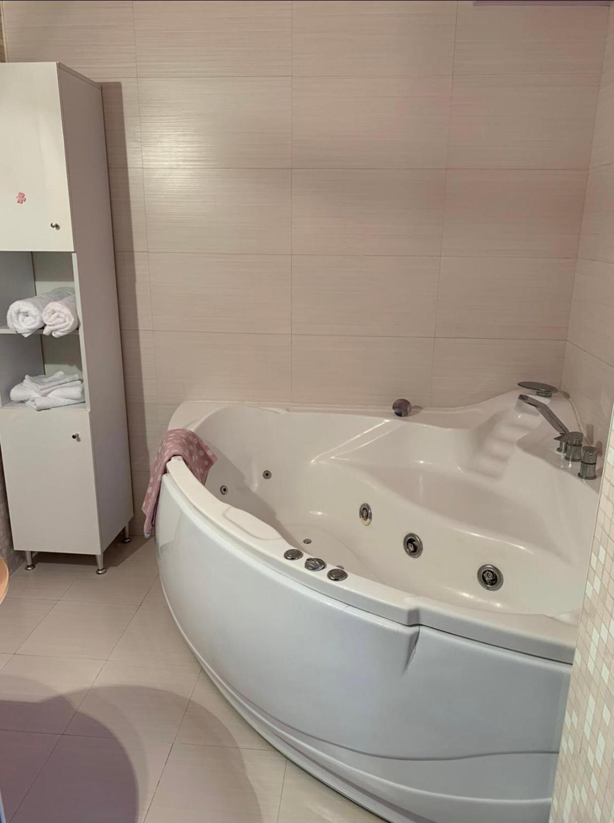 Central Apartment 4 Rooms Брашов Екстер'єр фото
