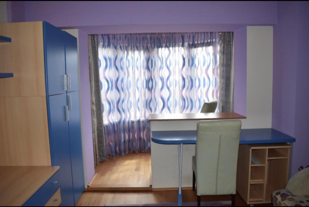 Central Apartment 4 Rooms Брашов Екстер'єр фото