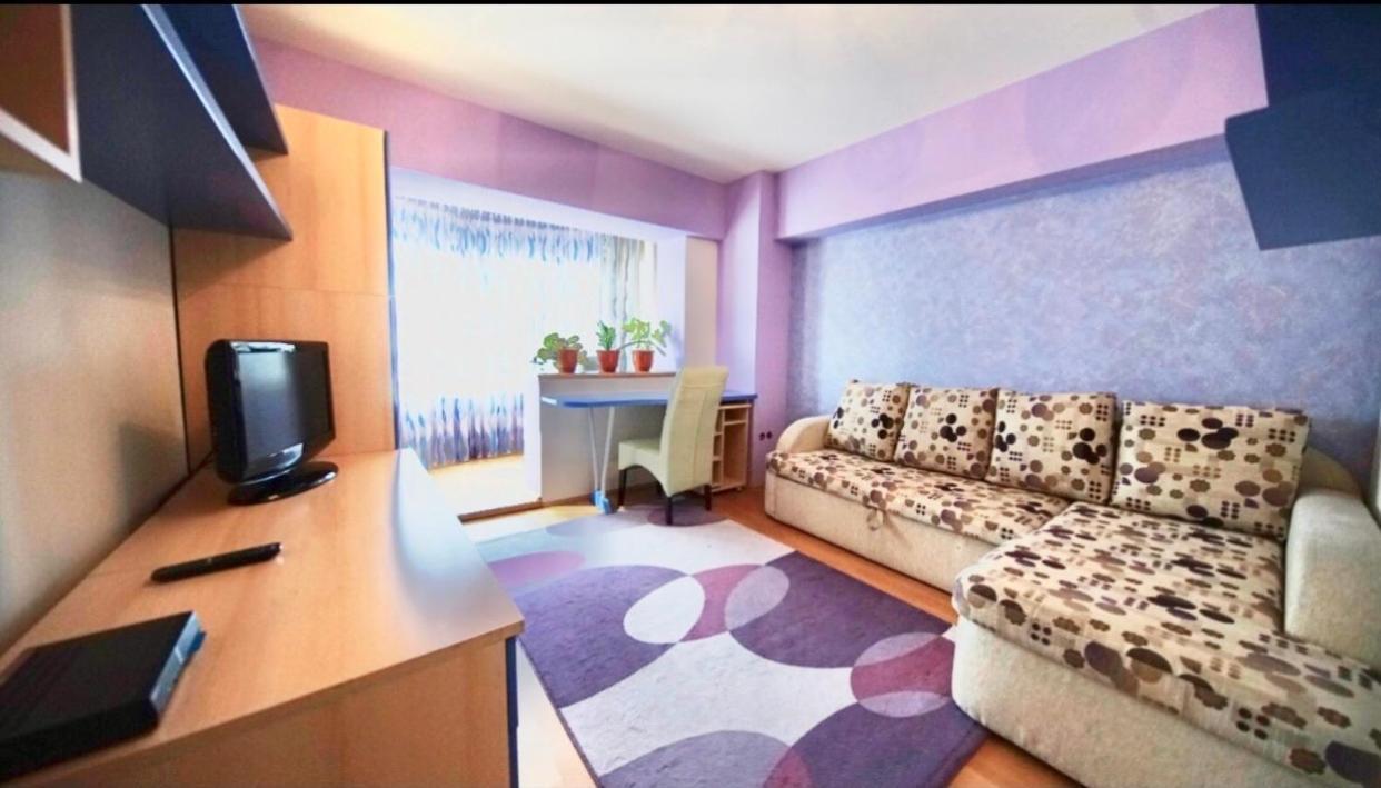 Central Apartment 4 Rooms Брашов Екстер'єр фото